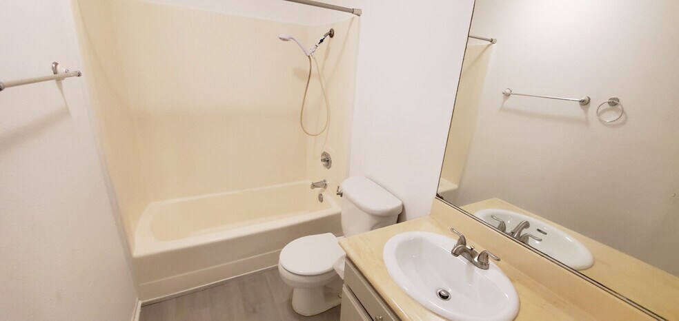 Bath - 5310 Circle Dr