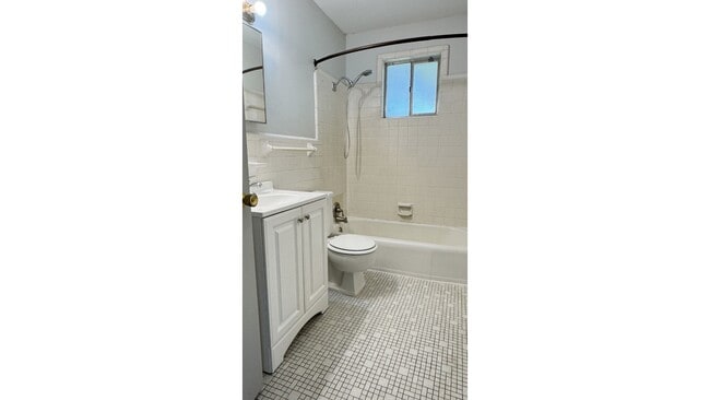 Building Photo - 207 Gulpha Dr