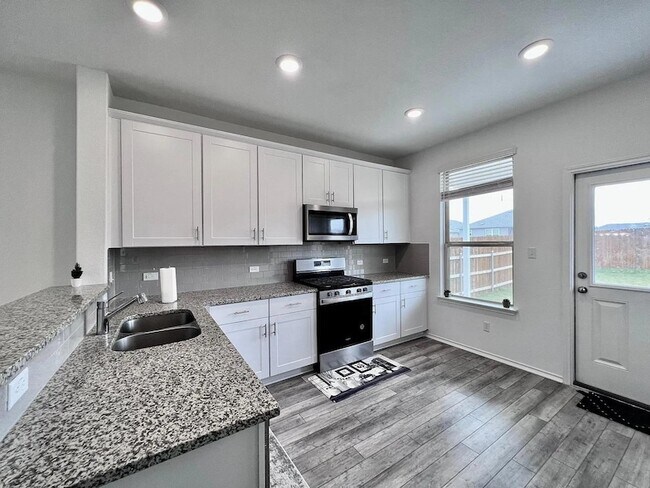 Building Photo - 312 Black Alder St