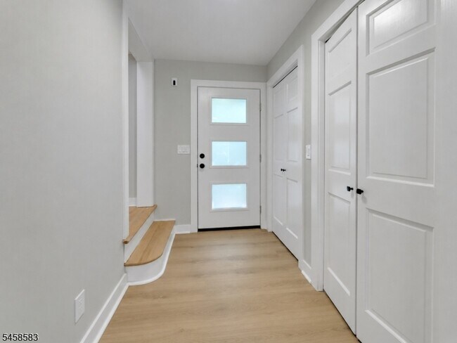 Building Photo - 405 Terhune Ave