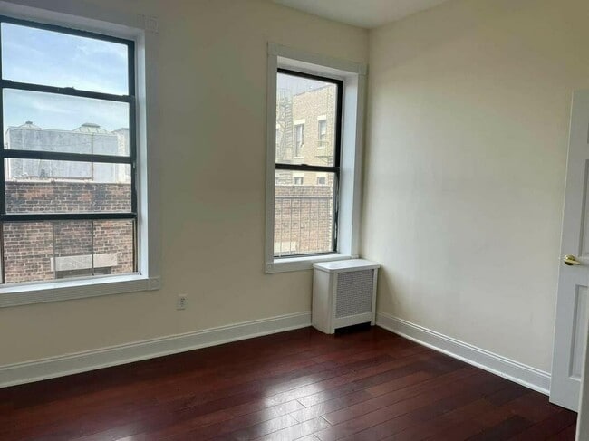 Building Photo - 41-47 St Nicholas Terrace,-