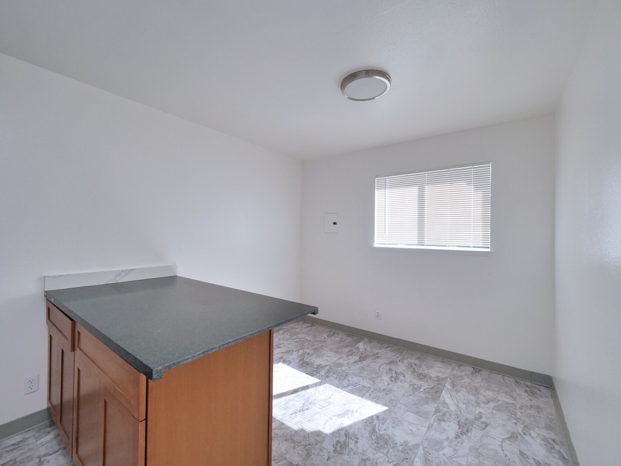 Eat In Kitchen - 7226 Fresno St