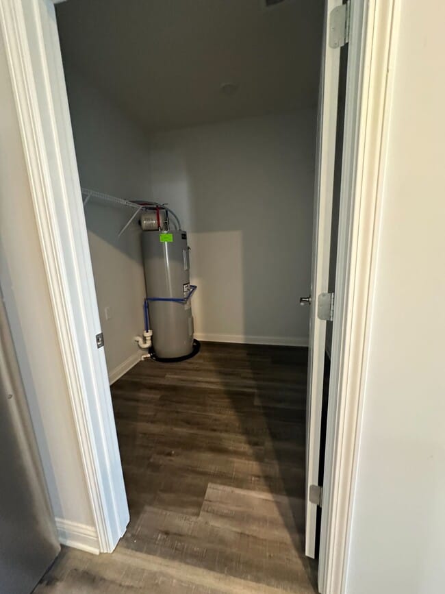 Building Photo - The Villages at Lake Reba