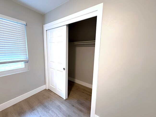 Building Photo - 863 De Bernardi Ct