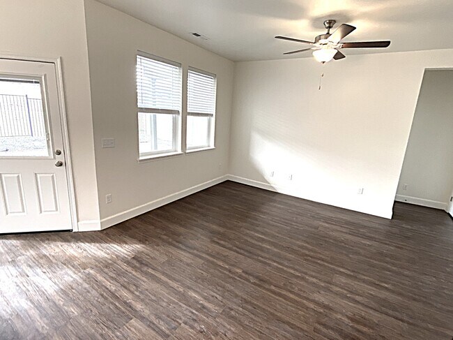 Building Photo - 309 E Sicily Dr