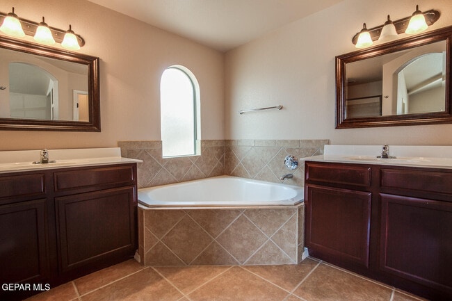 Building Photo - 11513 Lucio Moreno Dr