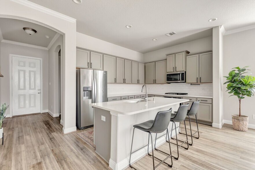 Building Photo - 15431 Kirkdell Bend Dr