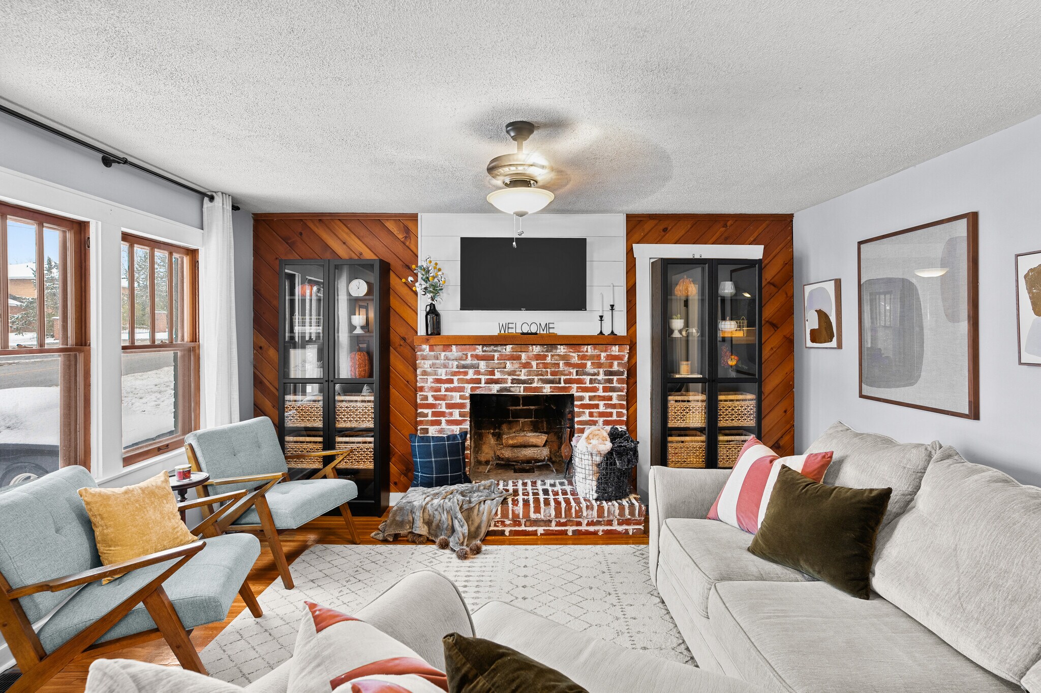 Building Photo - 1120 W Broadway