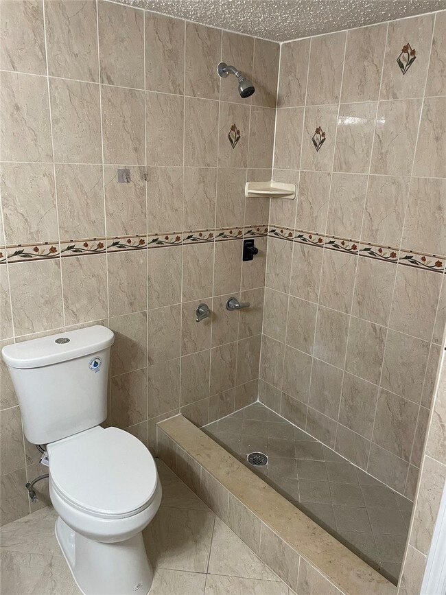 Building Photo - 8580 SW 23rd Pl