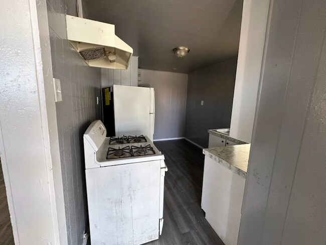 Building Photo - 1810 Avenue R