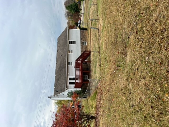 Building Photo - 407 Bertha Way