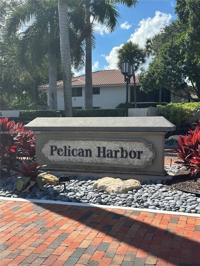 Building Photo - 240 Captains Walk