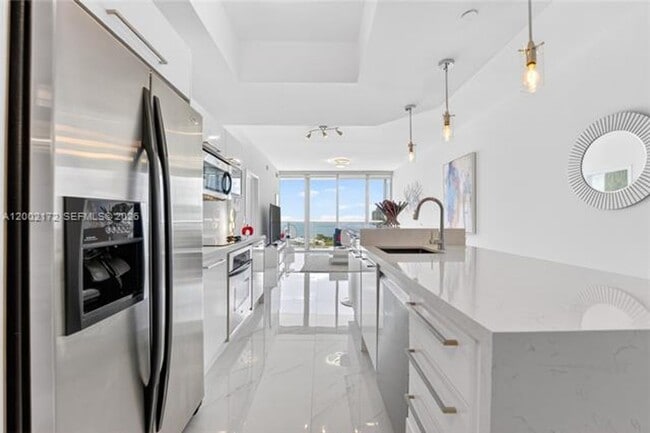 Building Photo - 888 Biscayne Blvd