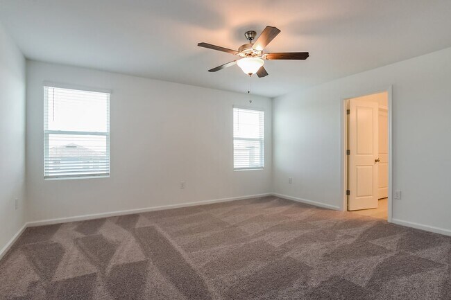 Building Photo - 2084 Hemingway Cir