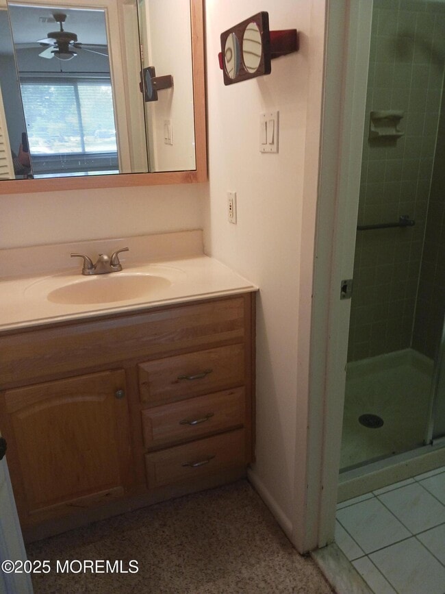 Building Photo - 176 Amberly Dr