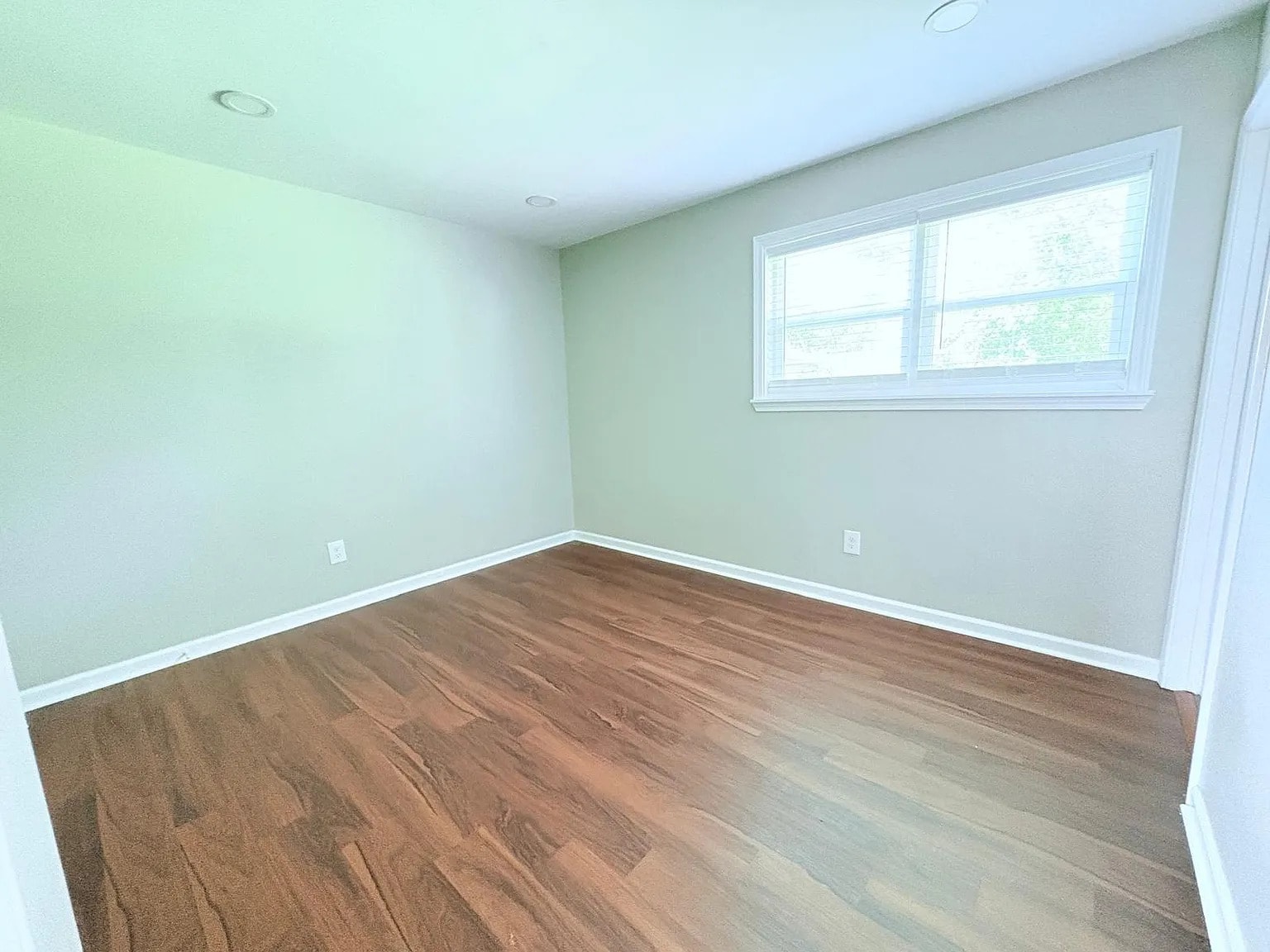 Building Photo - 10806 Milwaukee Way