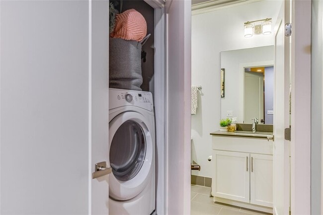 Building Photo - 2805 Dulce Ln