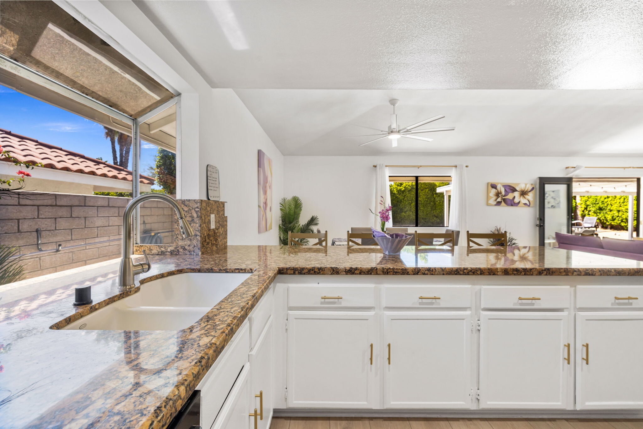 Building Photo - 1489 E Francis Dr