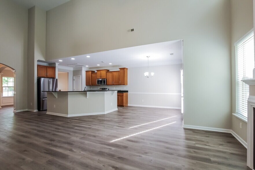 Building Photo - 12423 Hunting Birds Ln