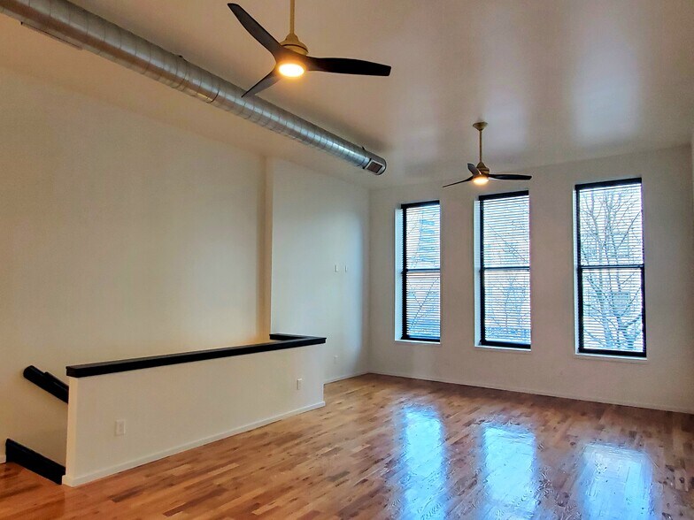 12 foot ceilings and High St views - 128 E High St