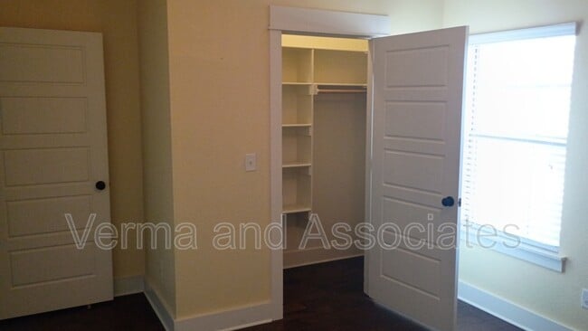 Building Photo - 1610 Sweetbriar Way