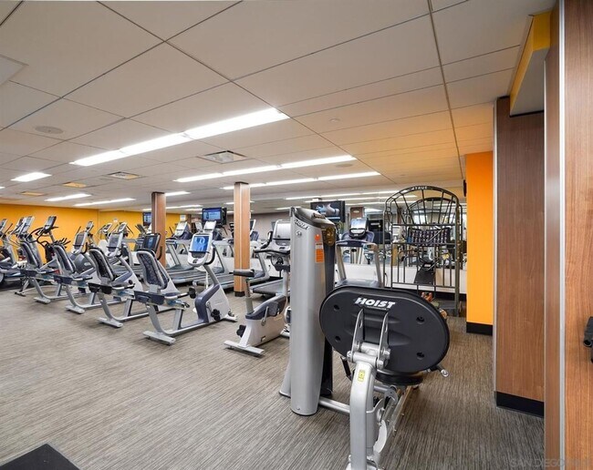 Building Photo - 1810 Avenida Del Mundo