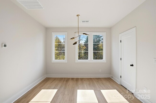 Building Photo - 1310 Carolyn Dr