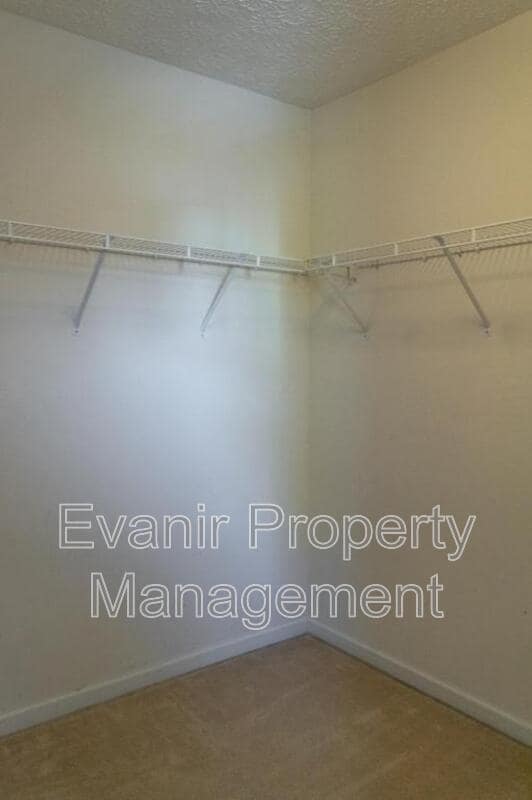 Building Photo - 2257 Murphy Ln E