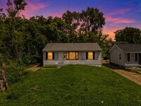 Building Photo - 8515 Jenny Dr