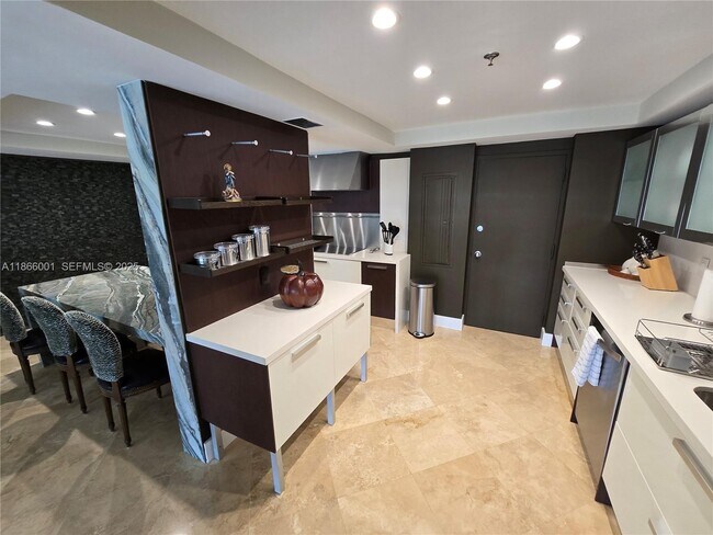 Building Photo - 11113 Biscayne Blvd