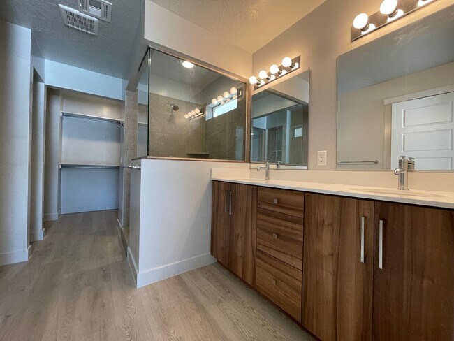 Building Photo - 3168 E Sky Rim Wy