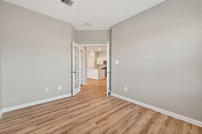 Building Photo - 5403 Tourmaline Wy