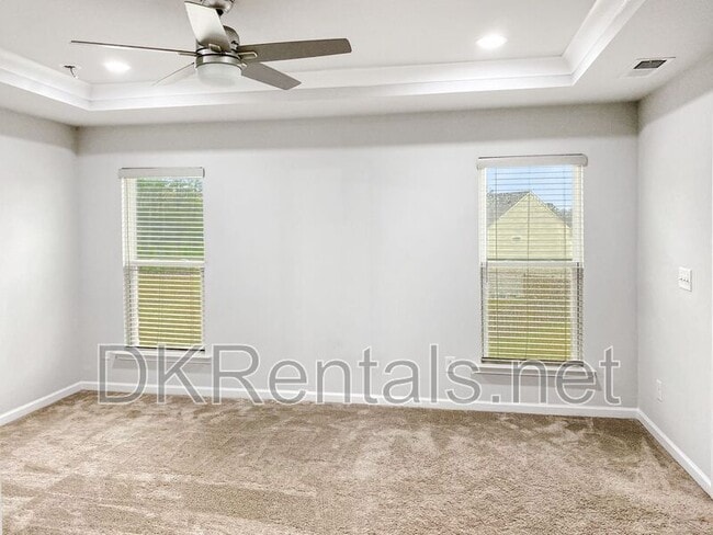 Building Photo - 2650 Quarterdeck Dr