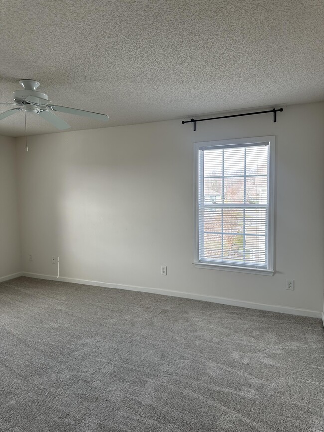 Building Photo - 6112 Hedgecock Cir