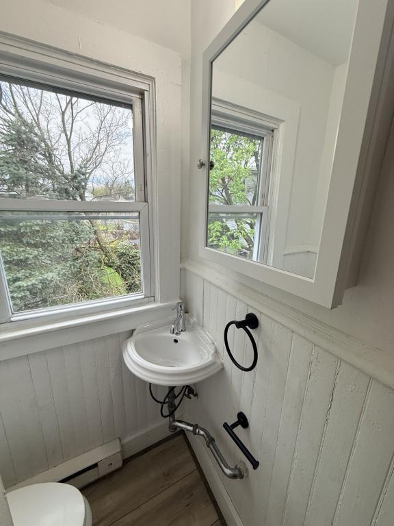 Building Photo - 170 S Hyde Park Ave