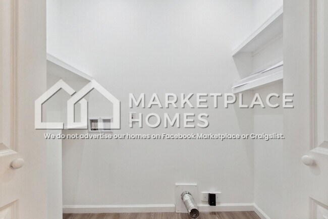 Building Photo - 4310 Ohls Ave