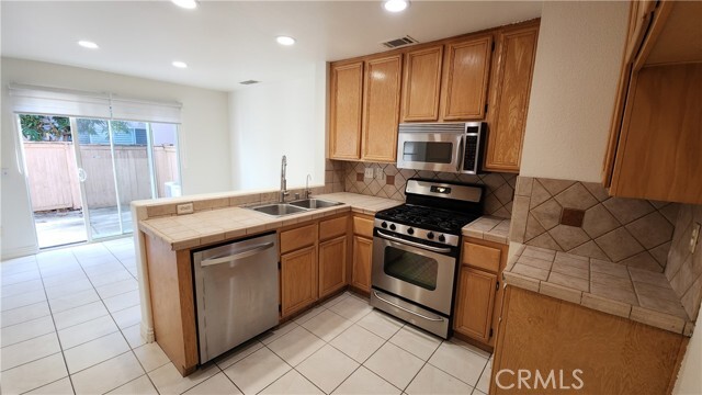 Building Photo - 14880 Honey Ct