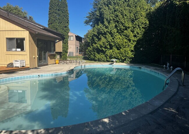 Building Photo - 5231 Bantry Dr