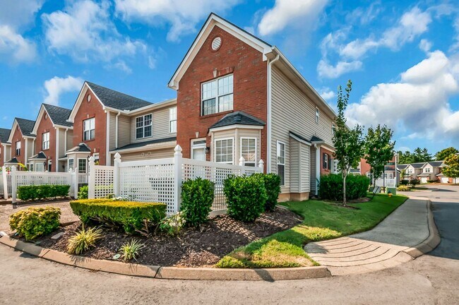 Building Photo - 426 Compton Ln