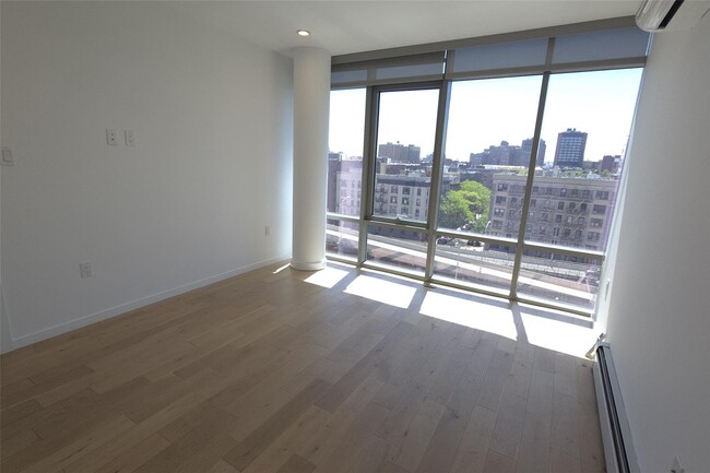 Building Photo - 40 Pinehurst Ave