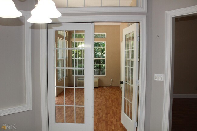 Building Photo - 203 Carrington Way