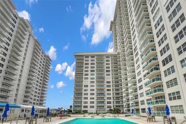 Building Photo - 3900 Galt Ocean Dr