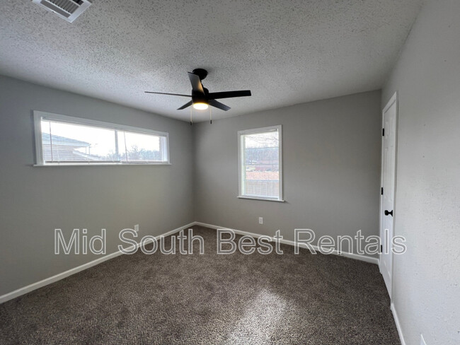 Building Photo - 1791 Tampa Cove