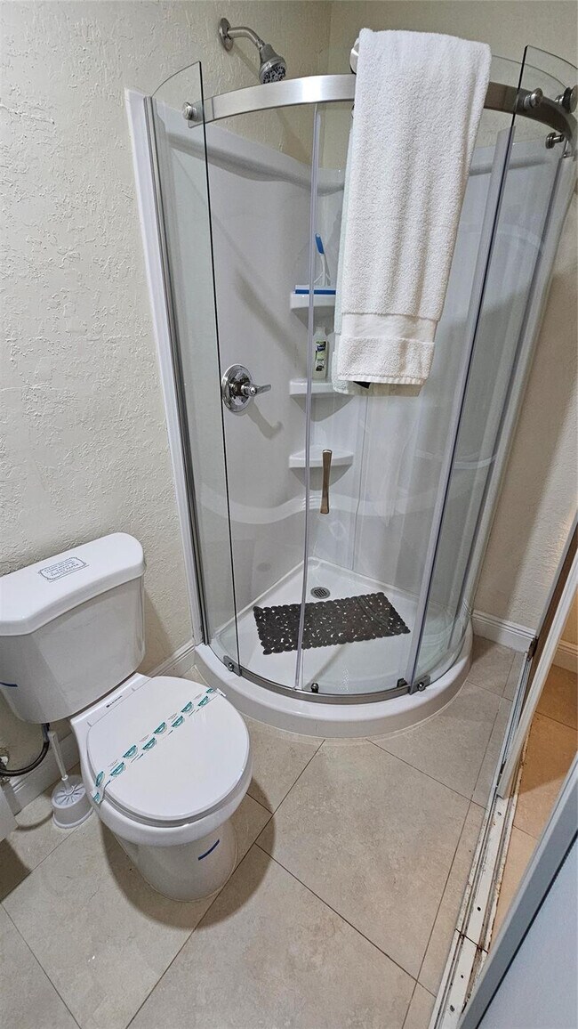 Building Photo - 436 NE 25th Ave