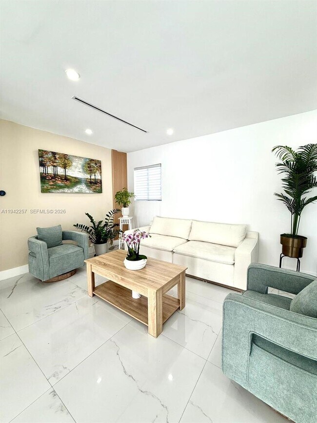 Building Photo - 15100 Polk St