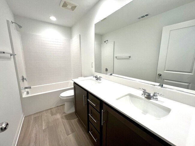 Building Photo - Brand-New 5-Bedroom, 3-Bath Single Family Home for Lease in Ontario with Solar Panels