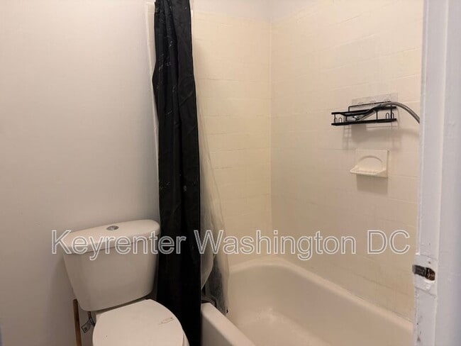 Building Photo - 1537 A St SE