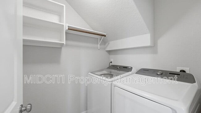 Building Photo - 1858 Lauter Ln
