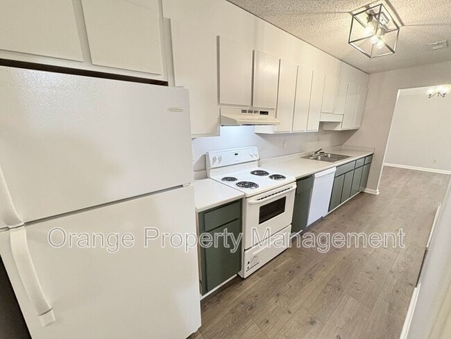 Building Photo - 212 Pelican Ln