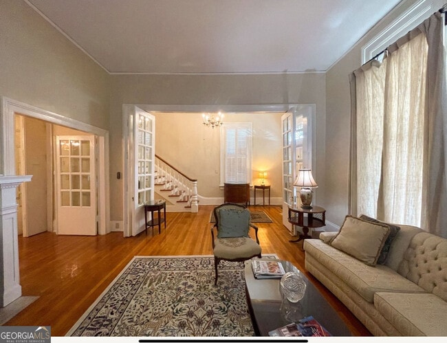 Building Photo - 305 Orange St